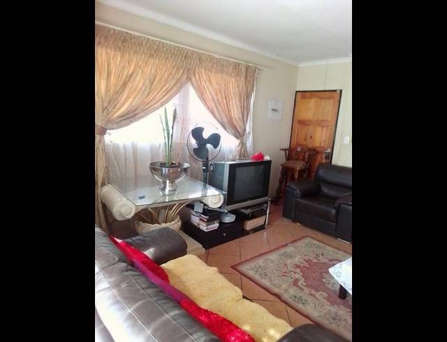 3 BEDROOM HOUSE FOR SALE IN THE ORCHARDS